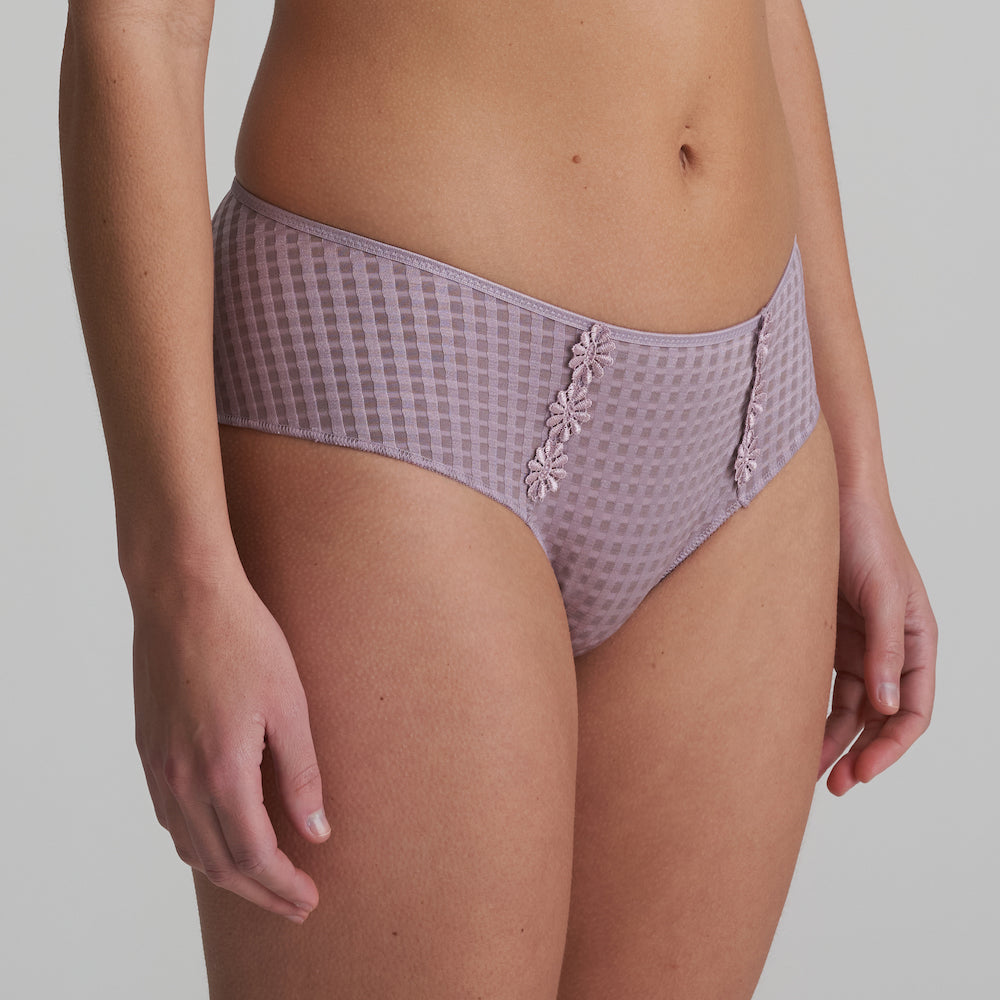 Avero hotpants i soft sand med fine klassiske Avero blomster